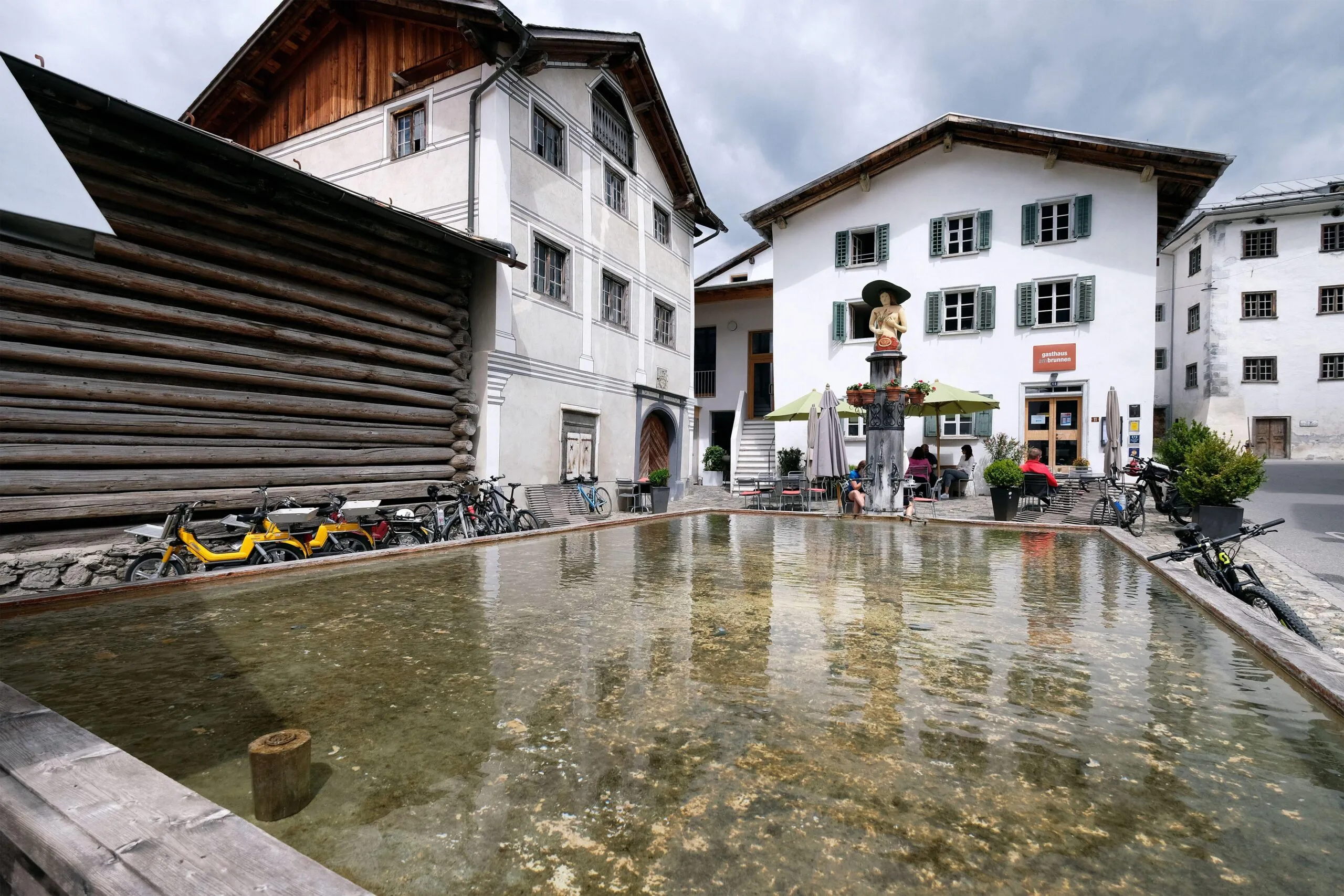 Holzbrunnen in Valendas